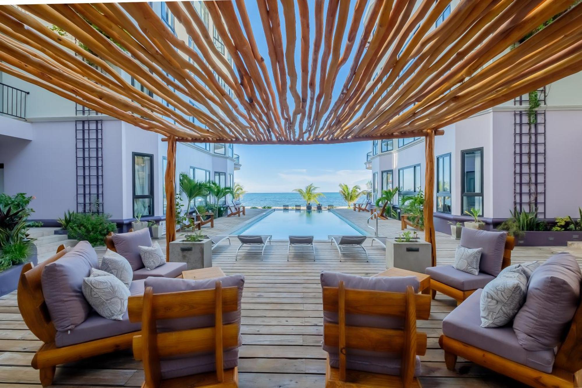 Diamante Beachfront Suites San Pedro  Exterior foto