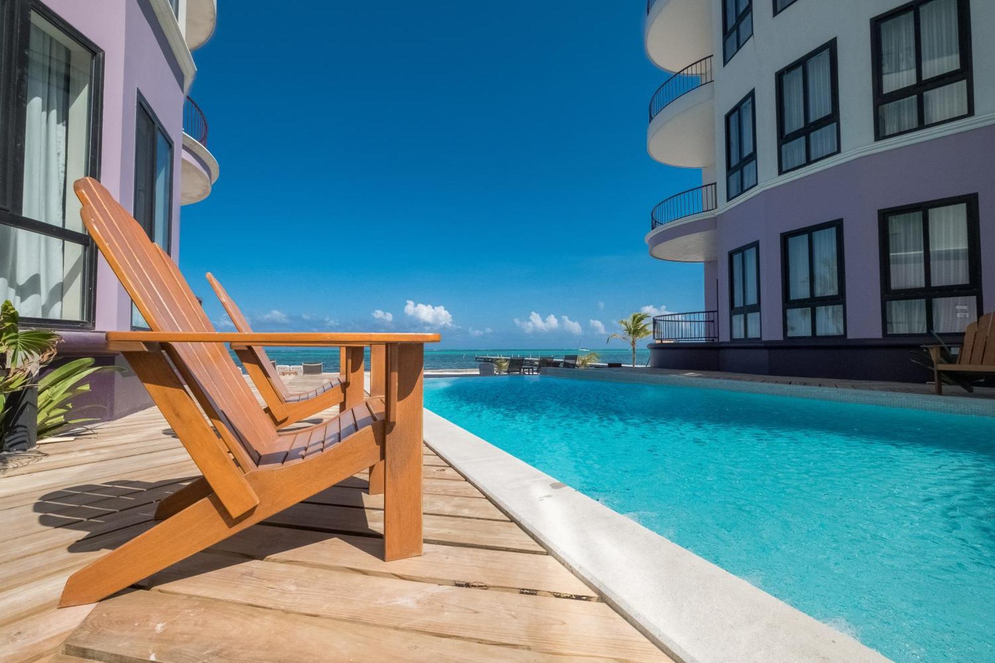 Diamante Beachfront Suites San Pedro  Exterior foto